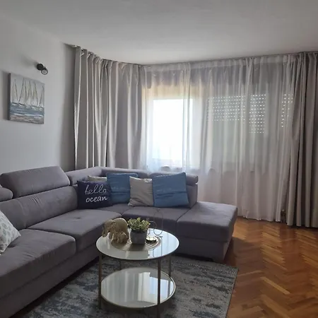 Apartment Ocean Jesenice (Split-Dalmatia)